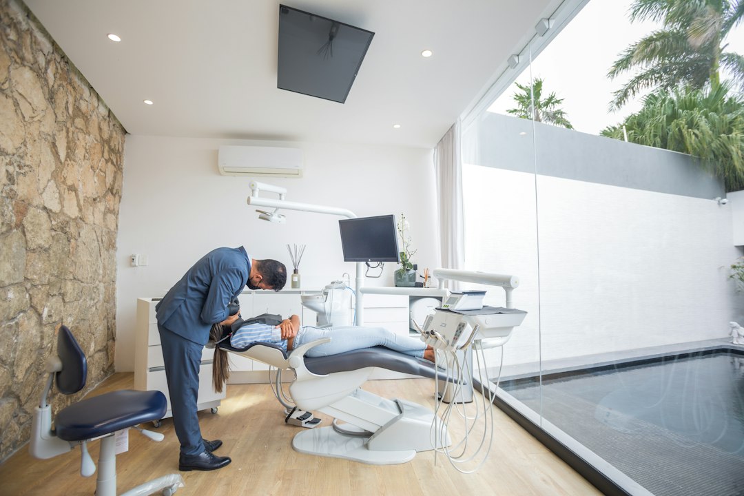 Faccette dentali in ceramica: durata e risultati studio clinico