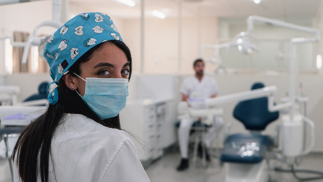 Odontoiatria Conservativa 2026: Materiali Bioattivi e Denti Naturali